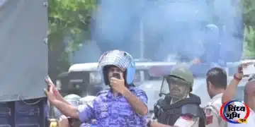 30 हजार की भीड़, बैरिकेडिंग तोड़कर हिंसा'; दिल्ली पुलिस ने SC में बताया क्यों करना पड़ा लाठीचार्ज 47 30 हजार की भीड़, बैरिकेडिंग तोड़कर हिंसा’; दिल्ली पुलिस ने SC में बताया क्यों करना पड़ा लाठीचार्ज