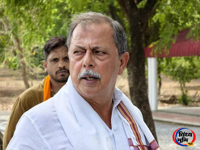 विधायक की अनुशंसा के एक साल बाद भी विकास कार्य अधूरे, 33.50 लाख की राशि का हिसाब मांग रहे ग्रामीण 44 images 24
