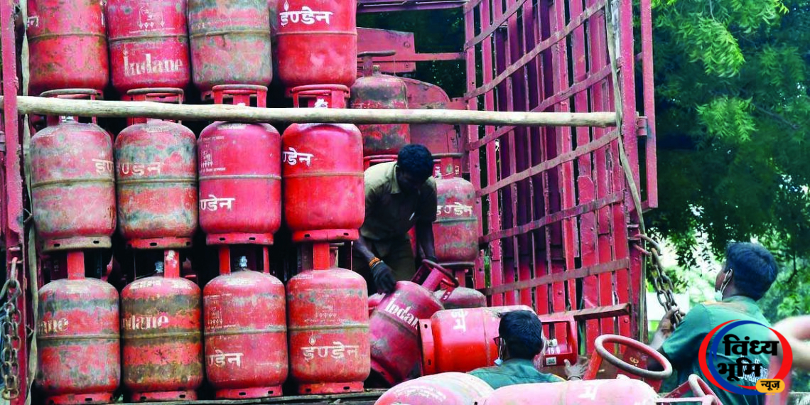1 अक्टूबर से एलपीजी सब्सिडी के लिए आधार बायोमेट्रिक सत्यापन जरूरी, 27.43 करोड़ उपभोक्ताओं का काम पूरा 45 1 अक्टूबर से एलपीजी सब्सिडी के लिए आधार बायोमेट्रिक सत्यापन जरूरी