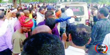 शिविर में शिकायत सुनवाई पर सवाल, जर्जर स्कूल-आंगनबाड़ी को लेकर युवकों का तीखा विरोध 46 शिविर में शिकायत सुनवाई पर सवाल, जर्जर स्कूल-आंगनबाड़ी को लेकर युवकों का तीखा विरोध