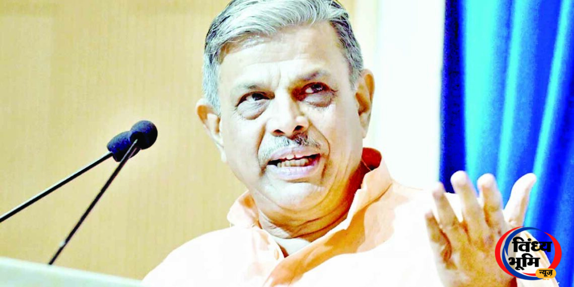भोपाल : युवाओं तक पहुंच बढ़ाने की संघ की रणनीति, आज 25 हजार स्वयंसेवकों से संवाद करेंगे होसबाले 45 भोपाल में शाखा संगम में स्वयंसेवकों से संवाद करेंगे दत्तात्रेय होसबाले