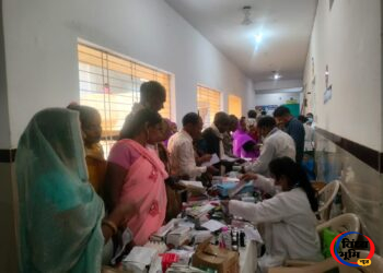 Kusmi news,कुसमी में अंत्योदय स्वास्थ्य मेले में उमड़ी हजारों मरीजों की भीड़, अस्पताल की व्यवस्थाएं पड़ीं कम 54 Kusmi news,कुसमी में अंत्योदय स्वास्थ्य मेले में उमड़ी हजारों मरीजों की भीड़, अस्पताल की व्यवस्थाएं पड़ीं कम