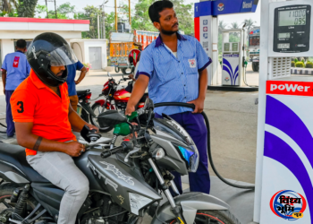 ₹2,000 से अधिक के UPI भुगतान पर शुल्क का विरोध, पेट्रोल पंप डीलरों ने दी नकद भुगतान पर लौटने की चेतावनी