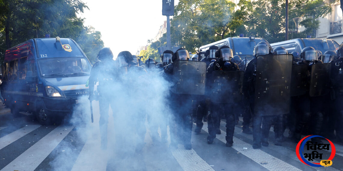 France Protest: महंगाई और बदहाल शिक्षा व्यवस्था के खिलाफ फ्रांस में जन-आक्रोश, 8 लाख लोगों के प्रदर्शन का दावा; कई शहरों में हिंसा और आगजनी 47 582025 09 18t180025z96088258rc2guga2xhg6rtrmadp3fr 1758231915