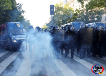 France Protest: महंगाई और बदहाल शिक्षा व्यवस्था के खिलाफ फ्रांस में जन-आक्रोश, 8 लाख लोगों के प्रदर्शन का दावा; कई शहरों में हिंसा और आगजनी 12 France Protest: महंगाई और बदहाल शिक्षा व्यवस्था के खिलाफ फ्रांस में जन-आक्रोश, 8 लाख लोगों के प्रदर्शन का दावा; कई शहरों में हिंसा और आगजनी