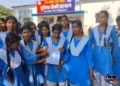 स्कूल प्राचार्य पर बच्चों से टॉयलेट साफ कराने और गिट्टी पर बैठाने के आरोप